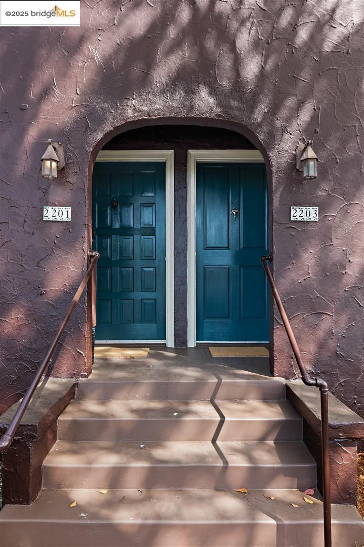 2201-2203 Spaulding Ave