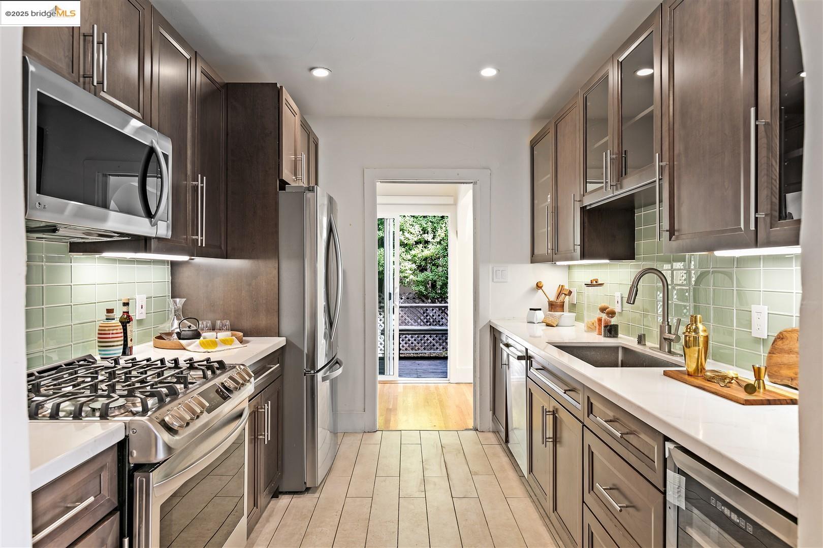 2201-2203 Spaulding Ave