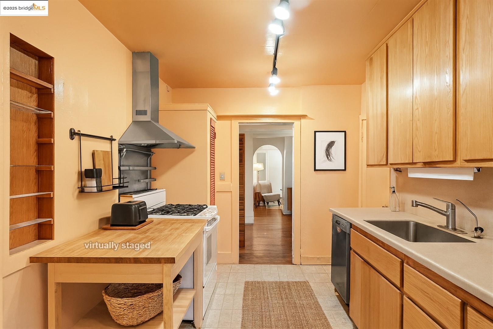2201-2203 Spaulding Ave