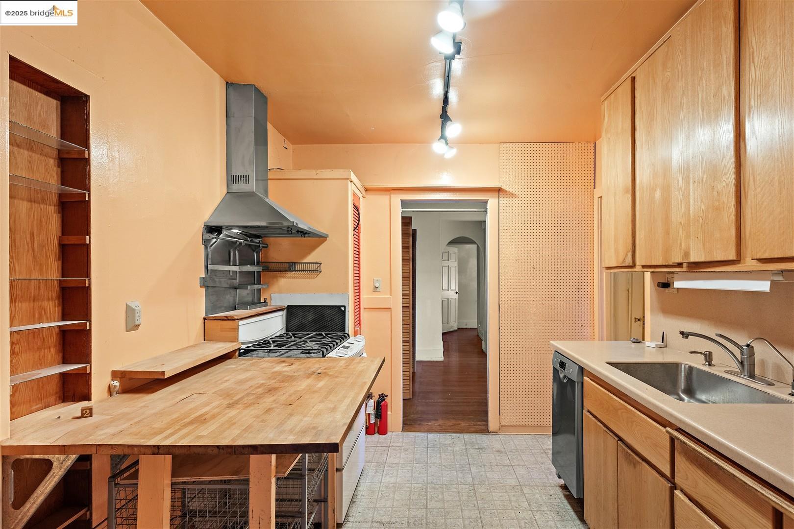 2201-2203 Spaulding Ave