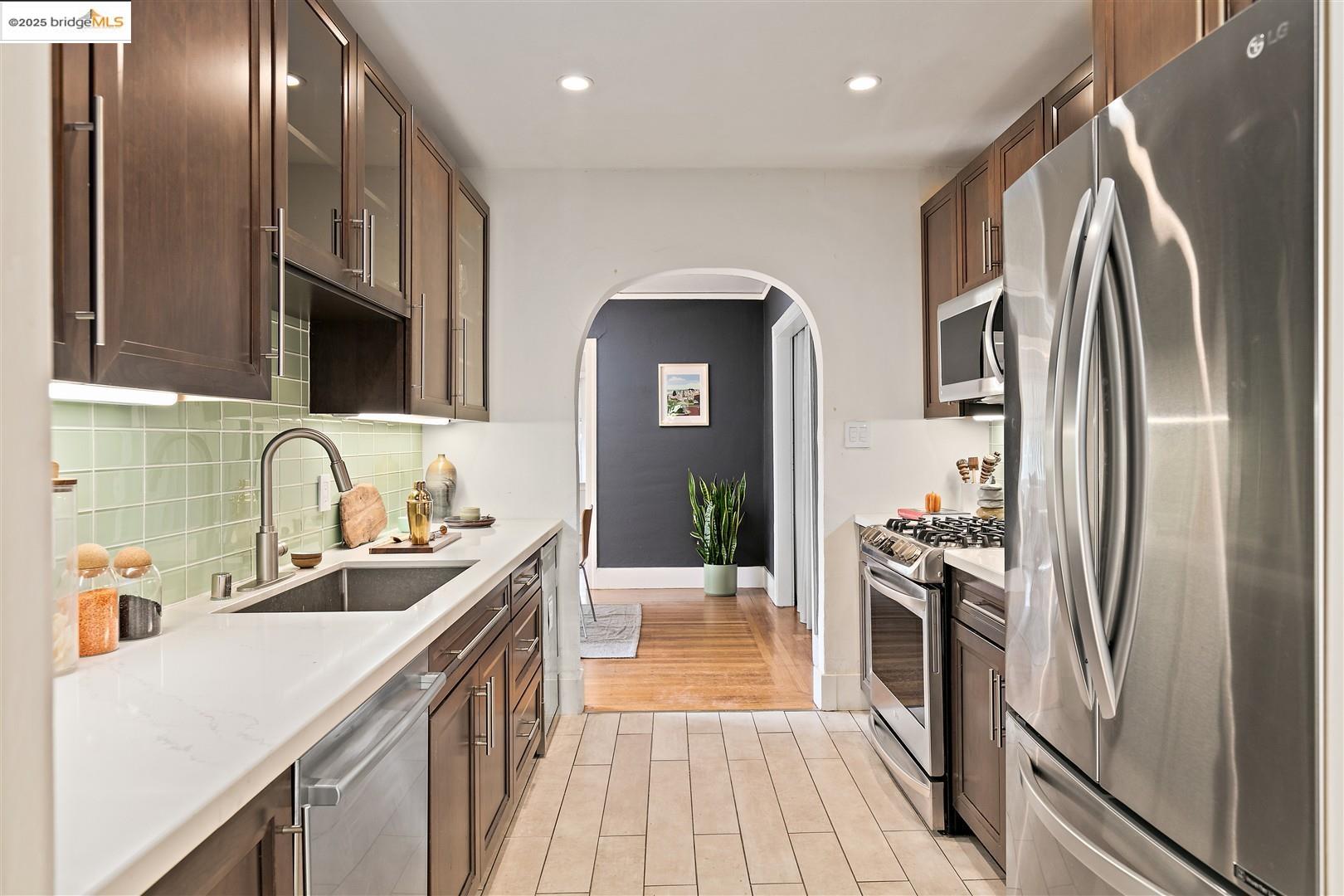 2201-2203 Spaulding Ave
