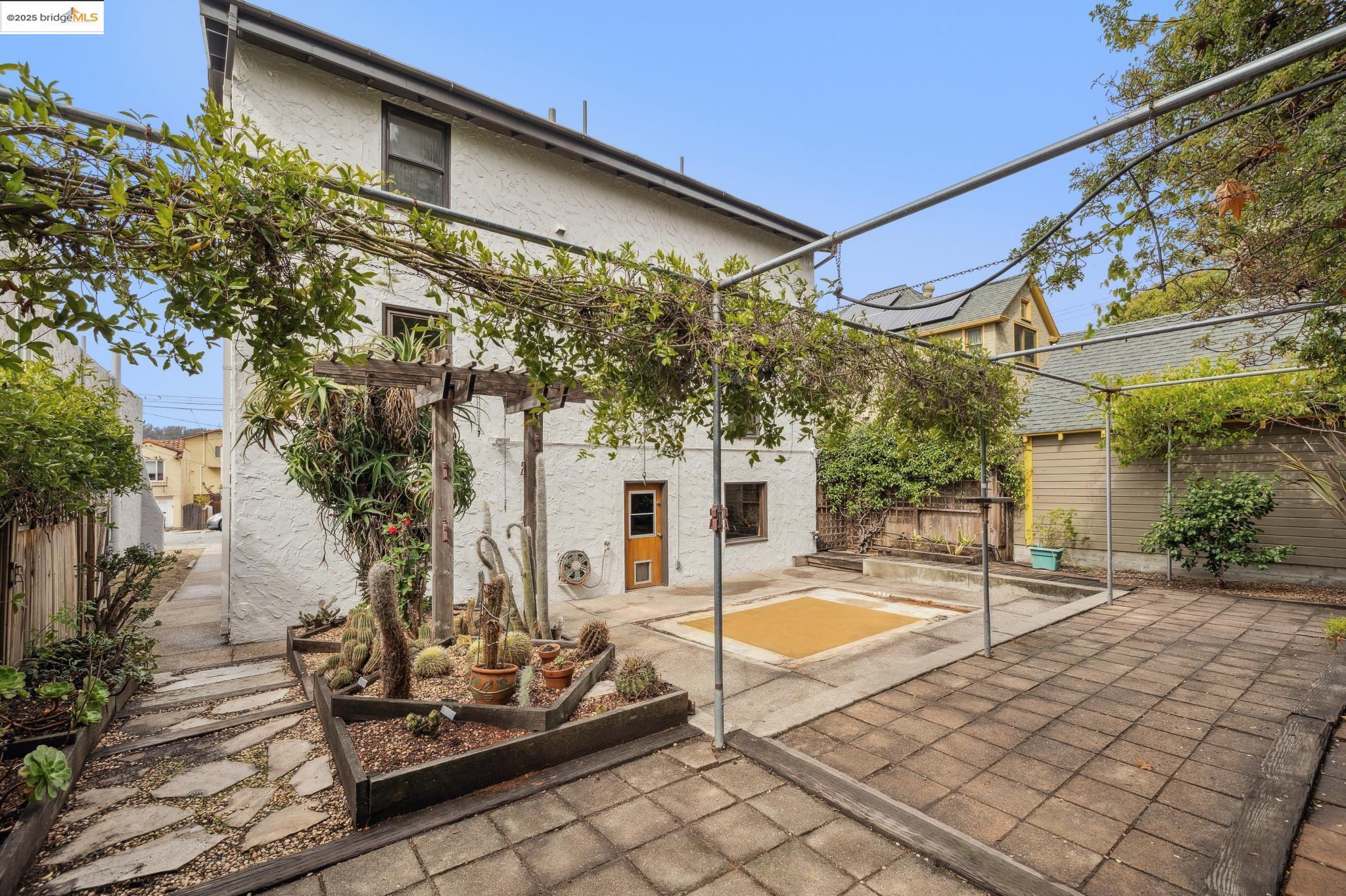 609 San Carlos Ave