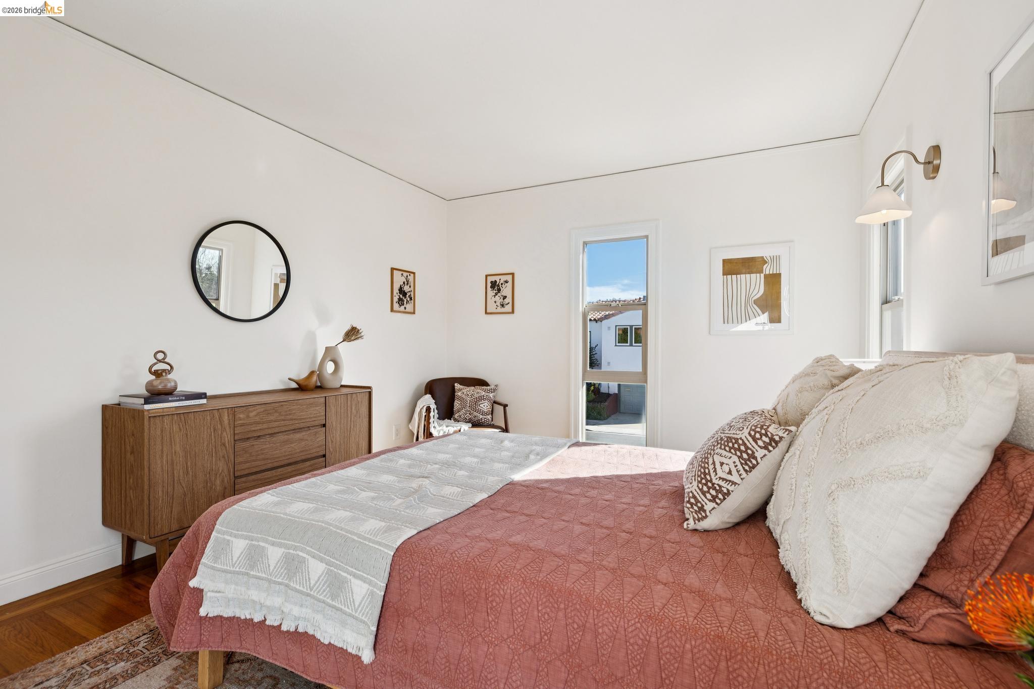 1136 Marin Ave