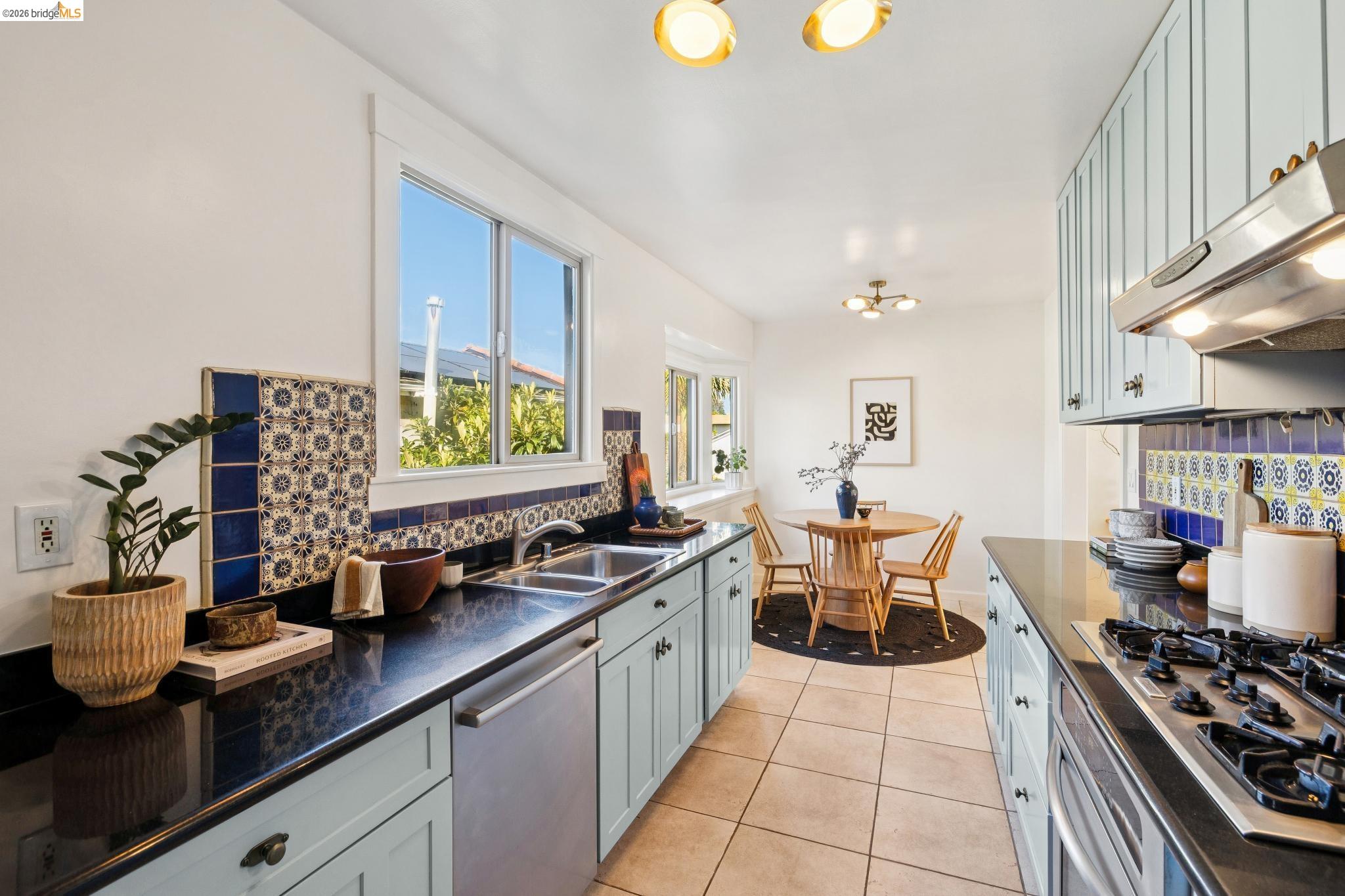 1136 Marin Ave