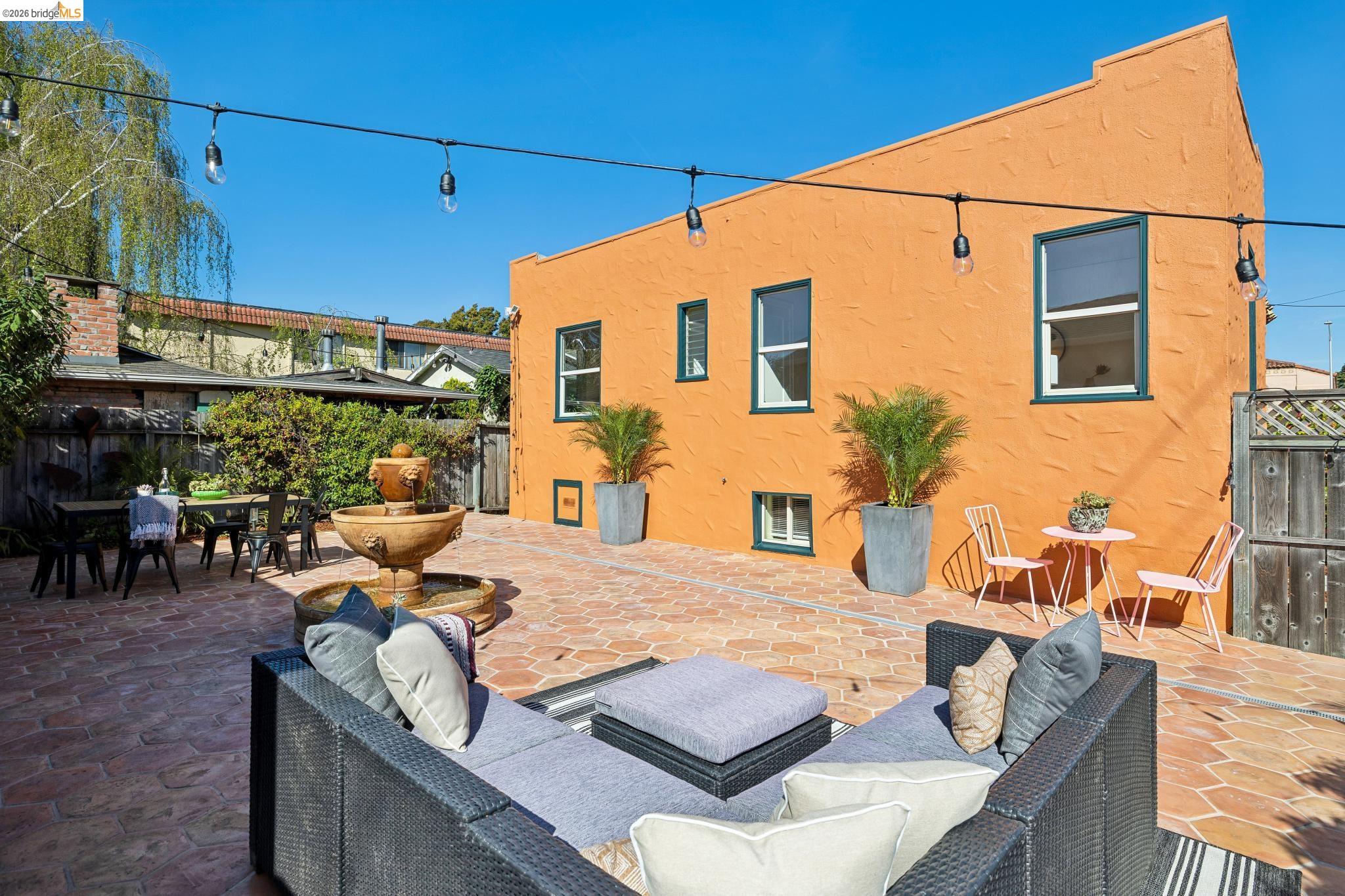 1136 Marin Ave