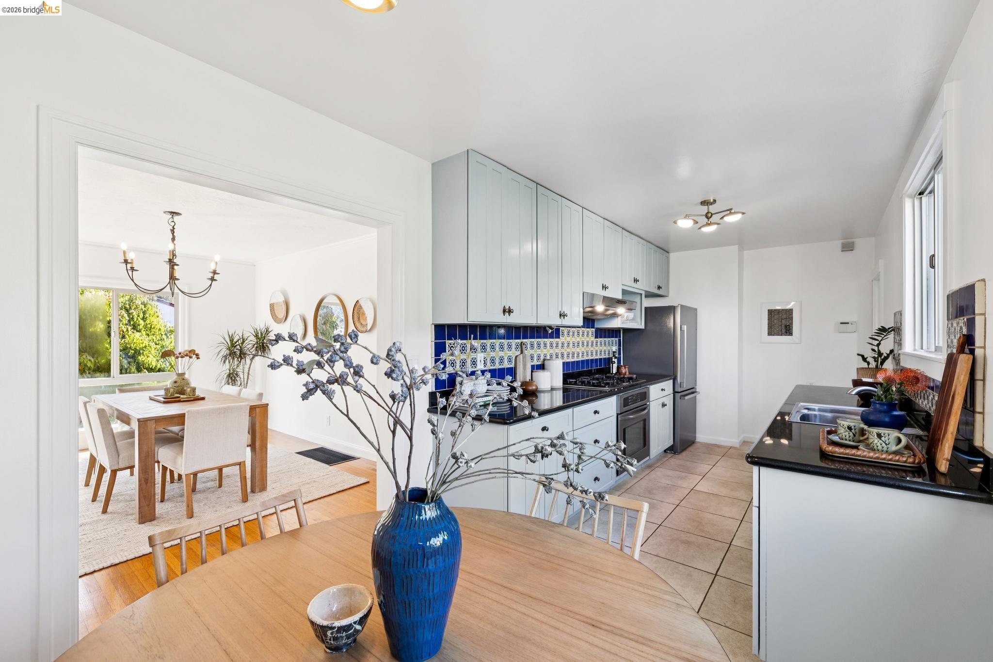 1136 Marin Ave