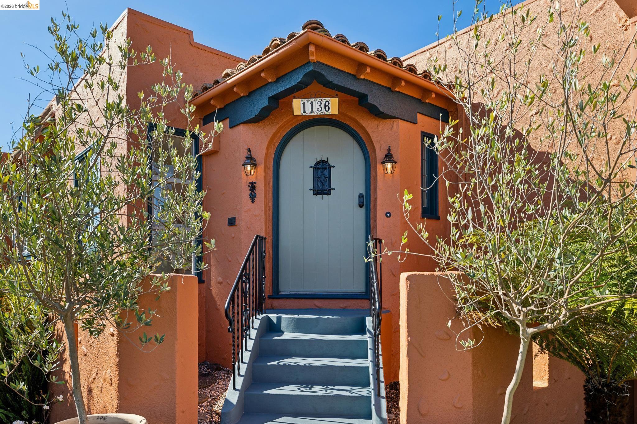 1136 Marin Ave