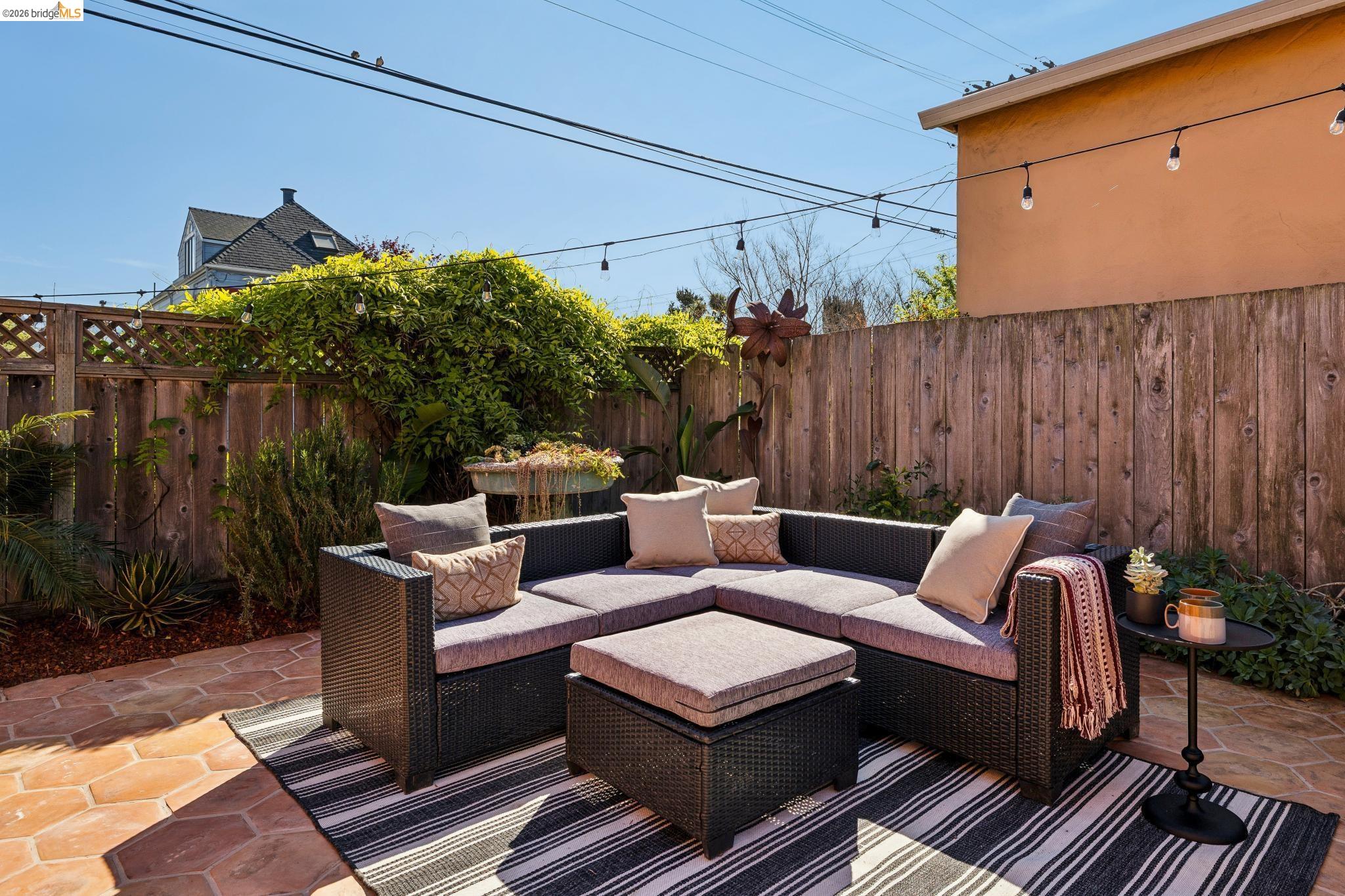 1136 Marin Ave