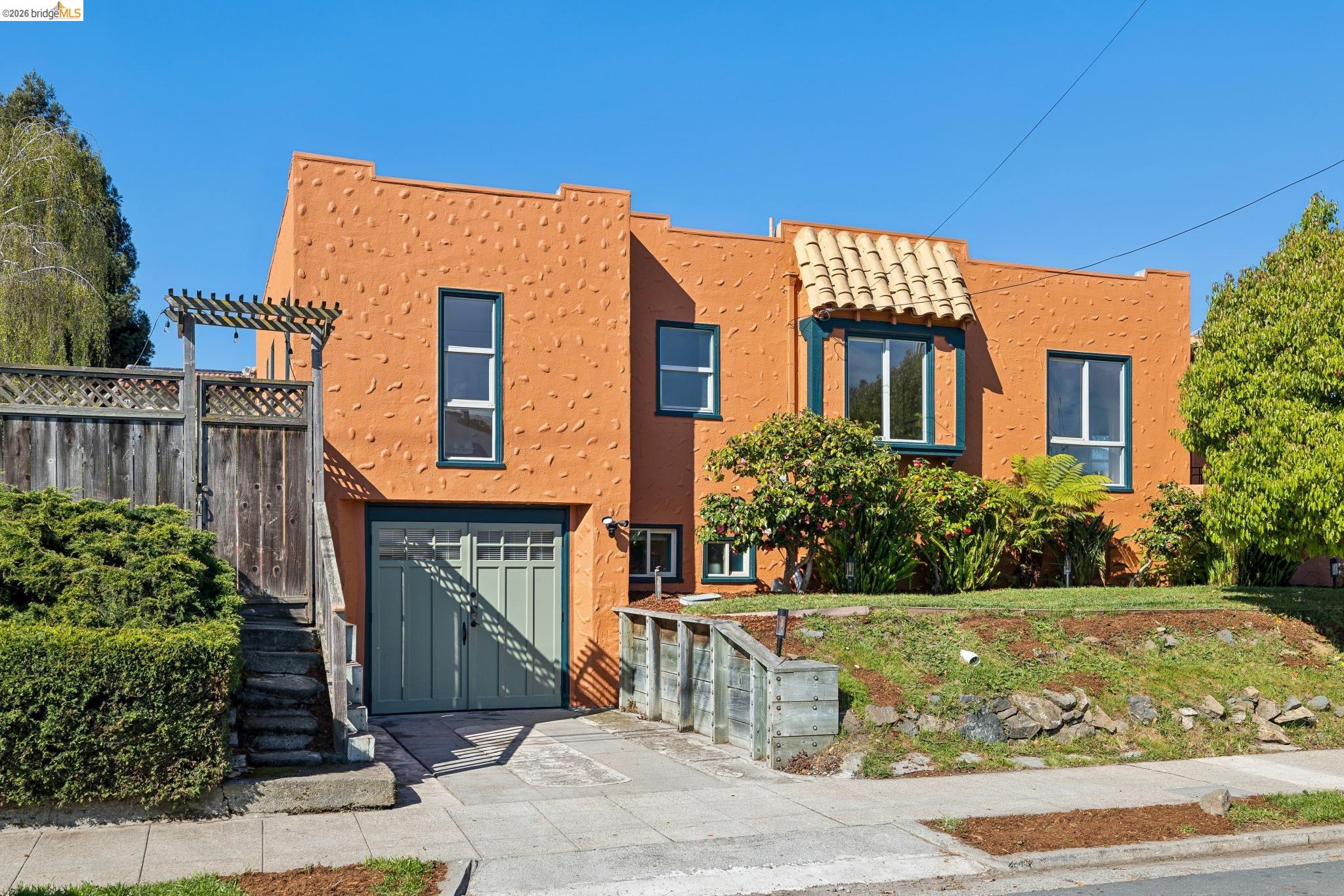 1136 Marin Ave