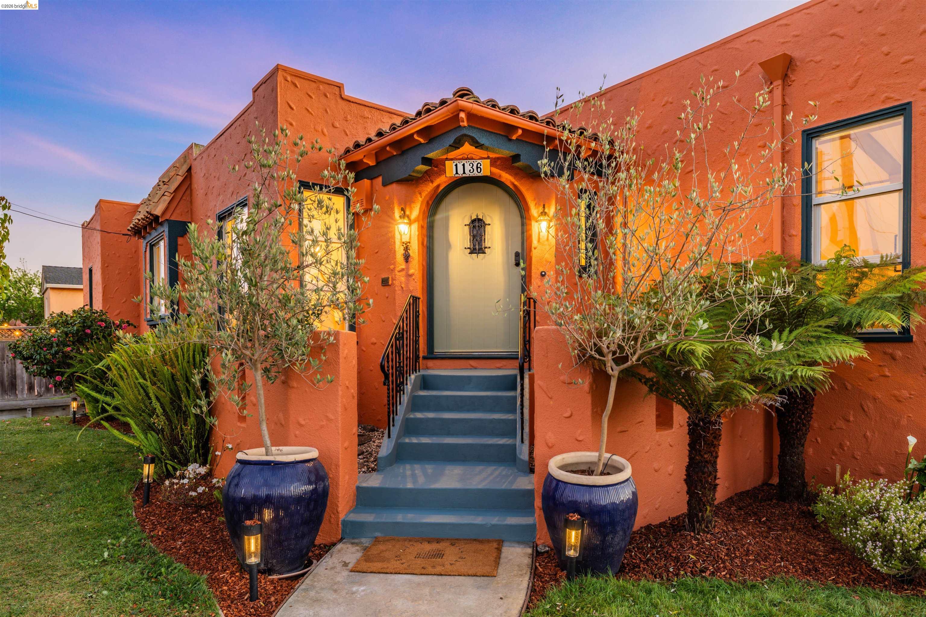 1136 Marin Ave