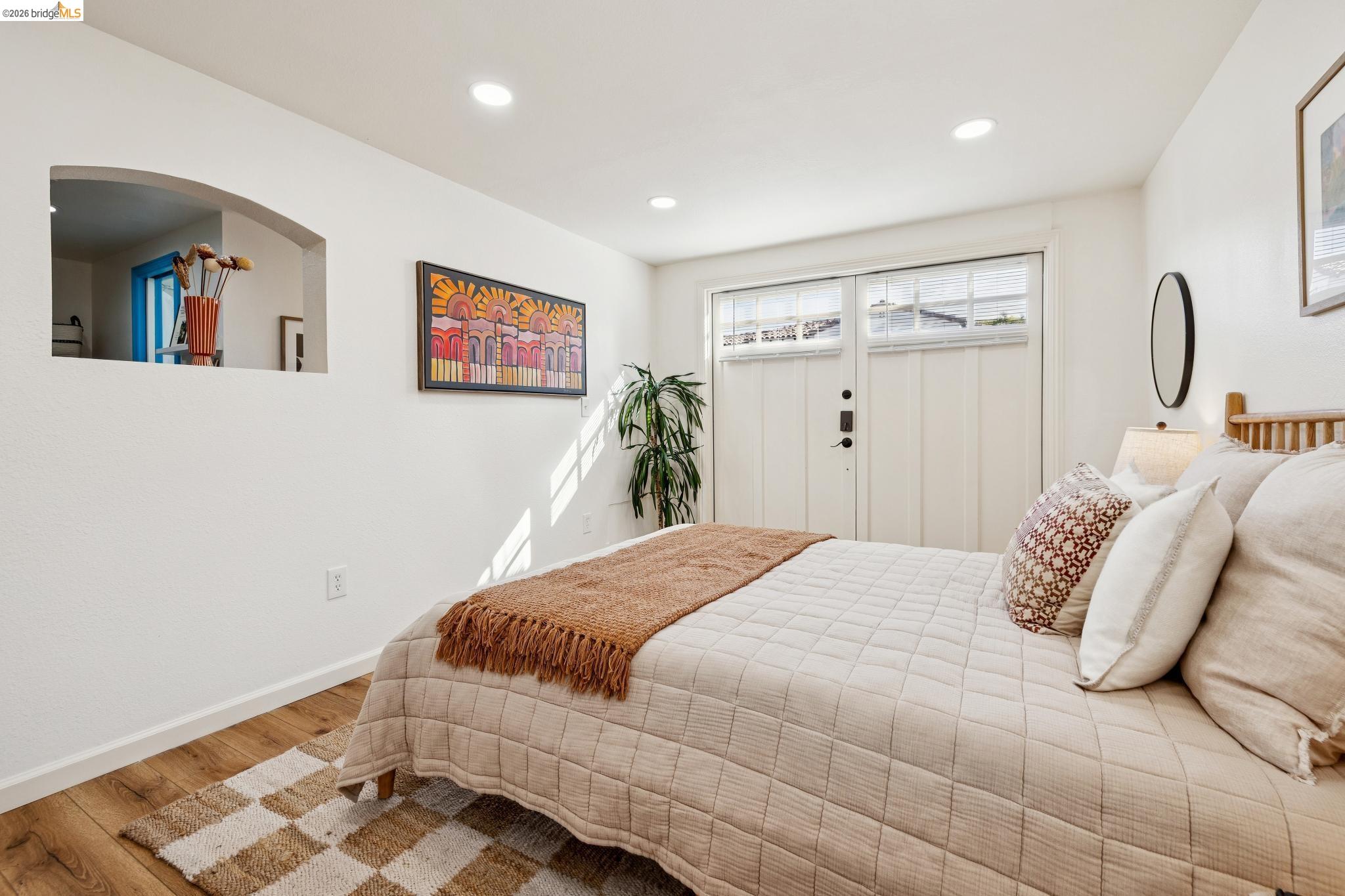 1136 Marin Ave