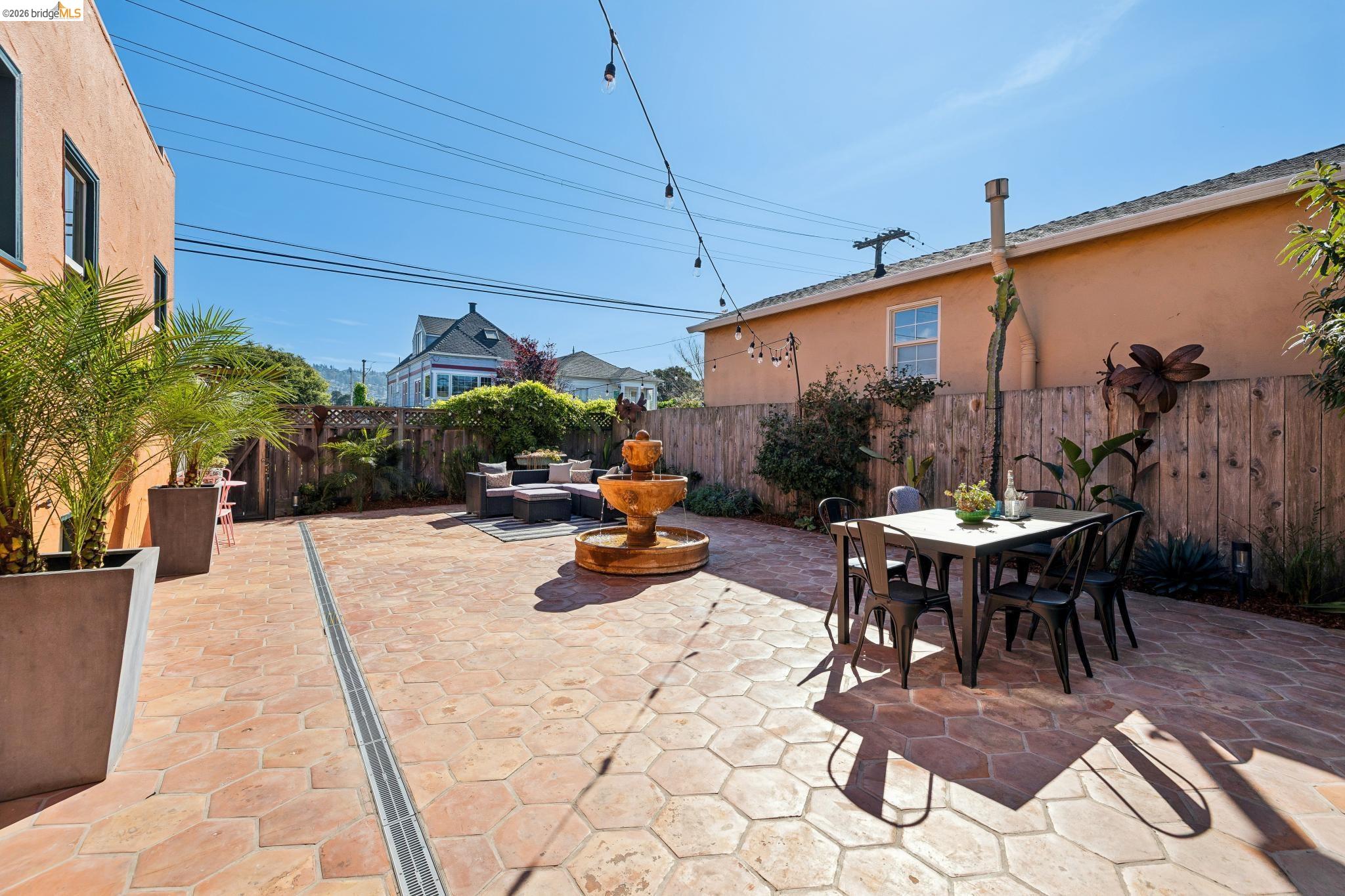 1136 Marin Ave
