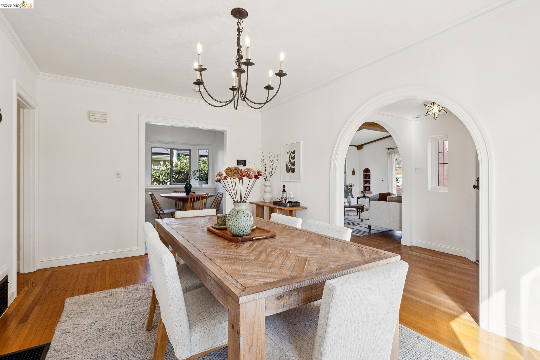 1136 Marin Ave