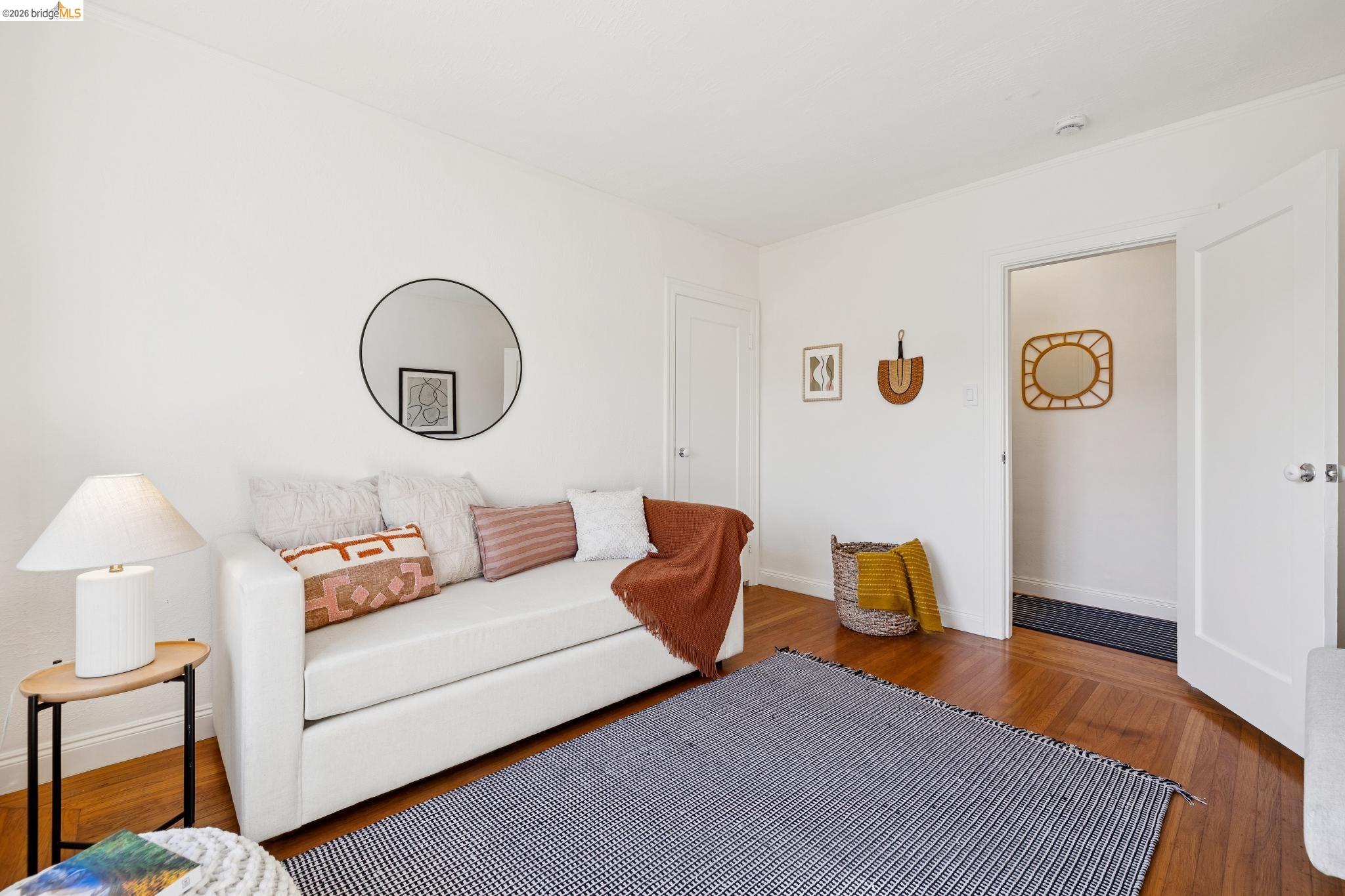 1136 Marin Ave
