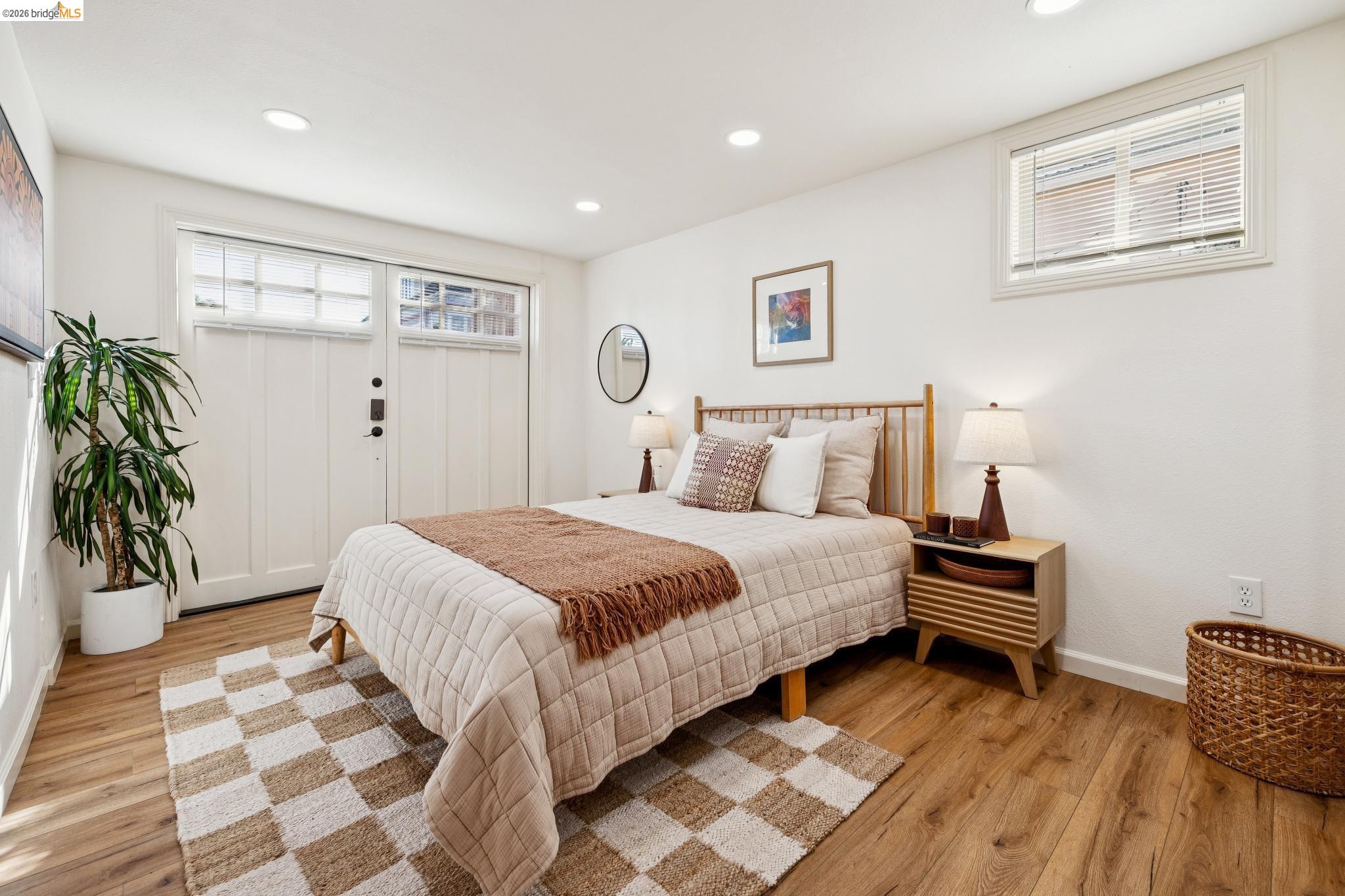 1136 Marin Ave
