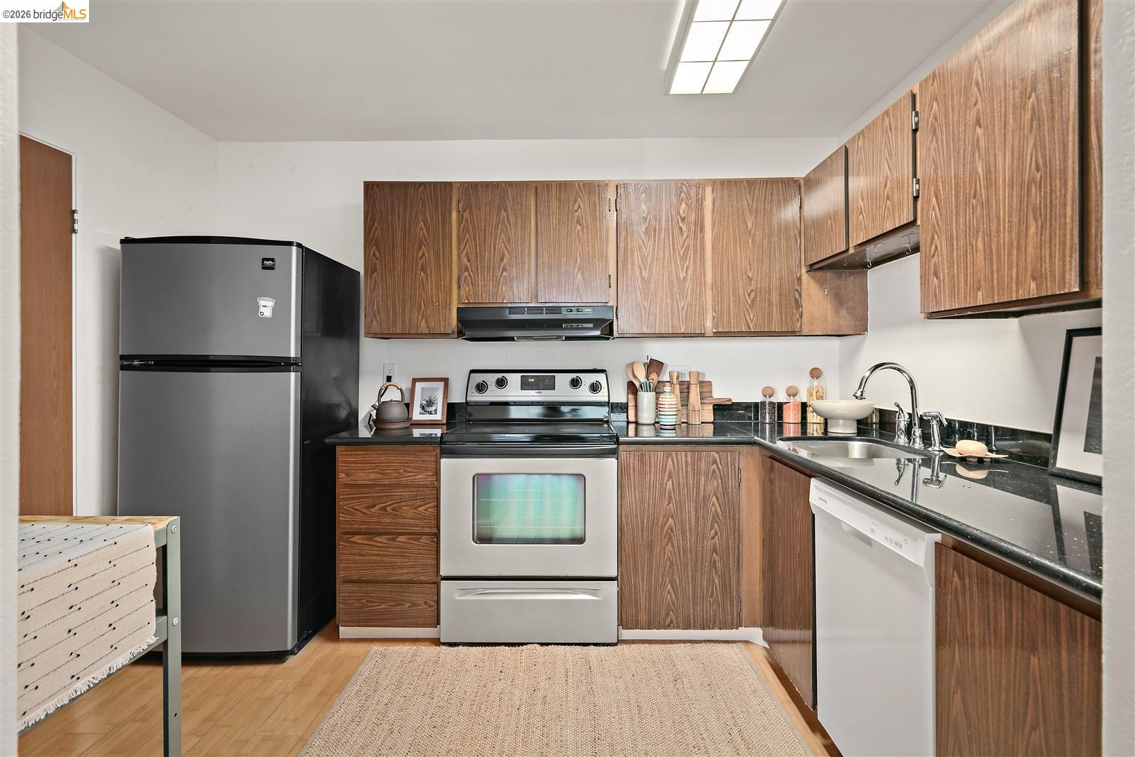 555 Pierce St # 422