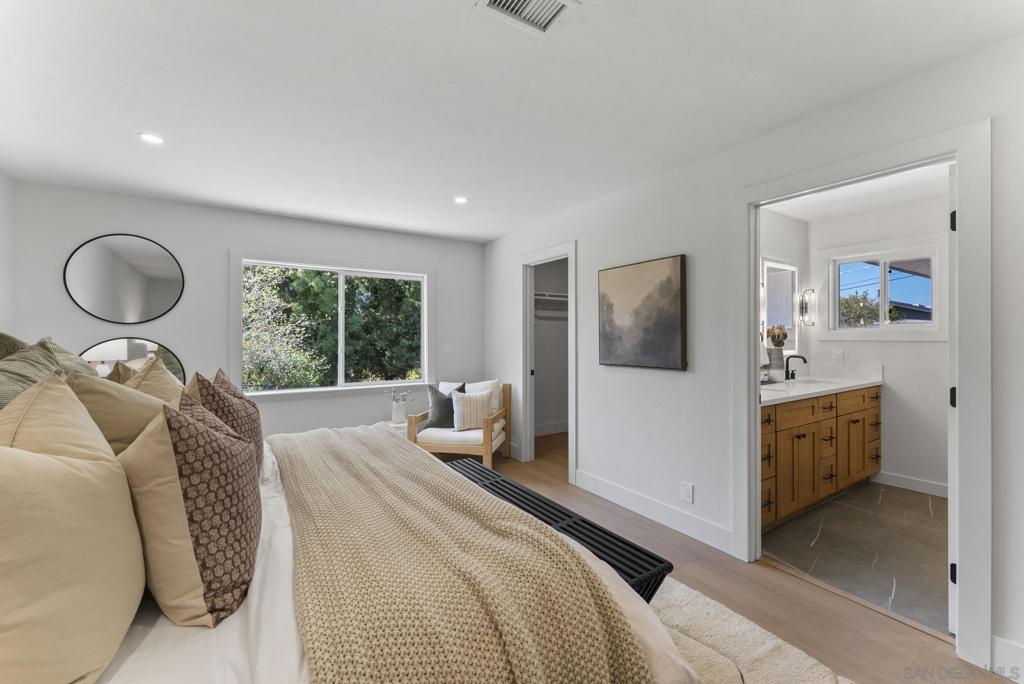 12830 Avenida La Valencia