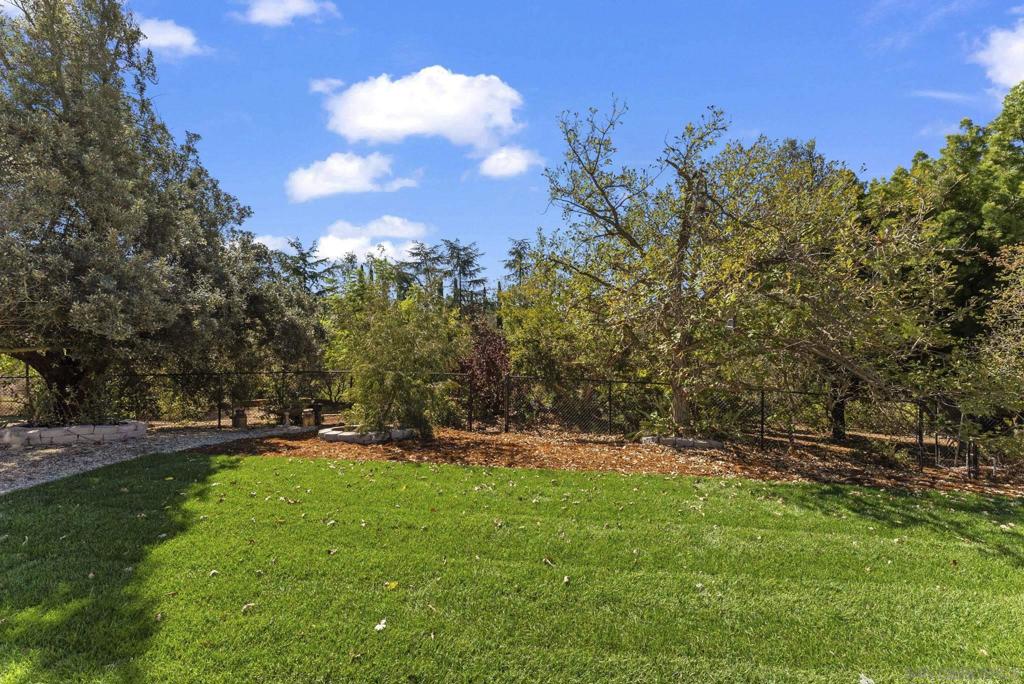 12830 Avenida La Valencia