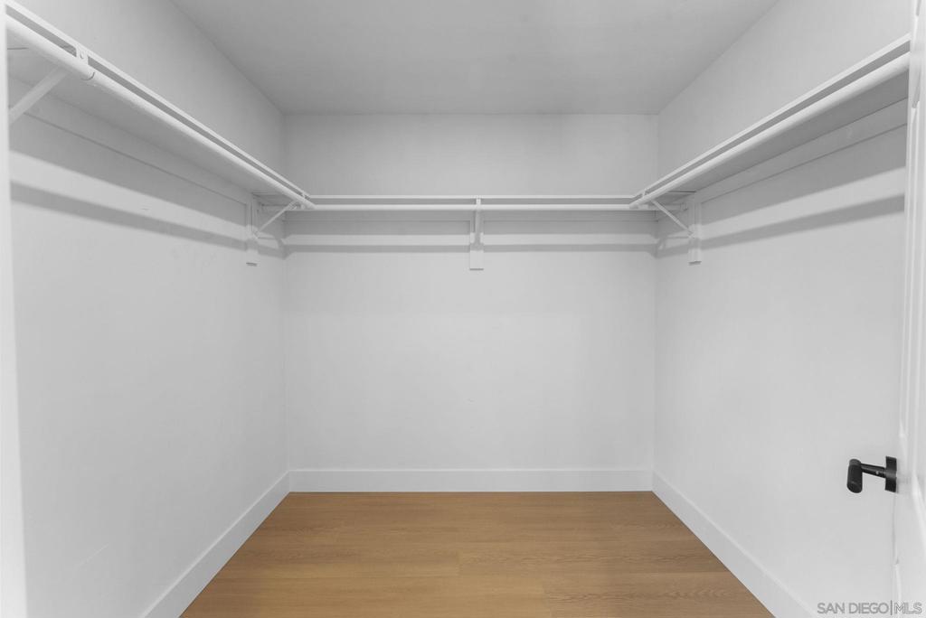 12830 Avenida La Valencia