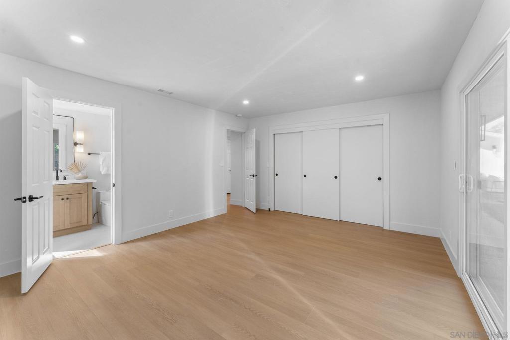 12830 Avenida La Valencia