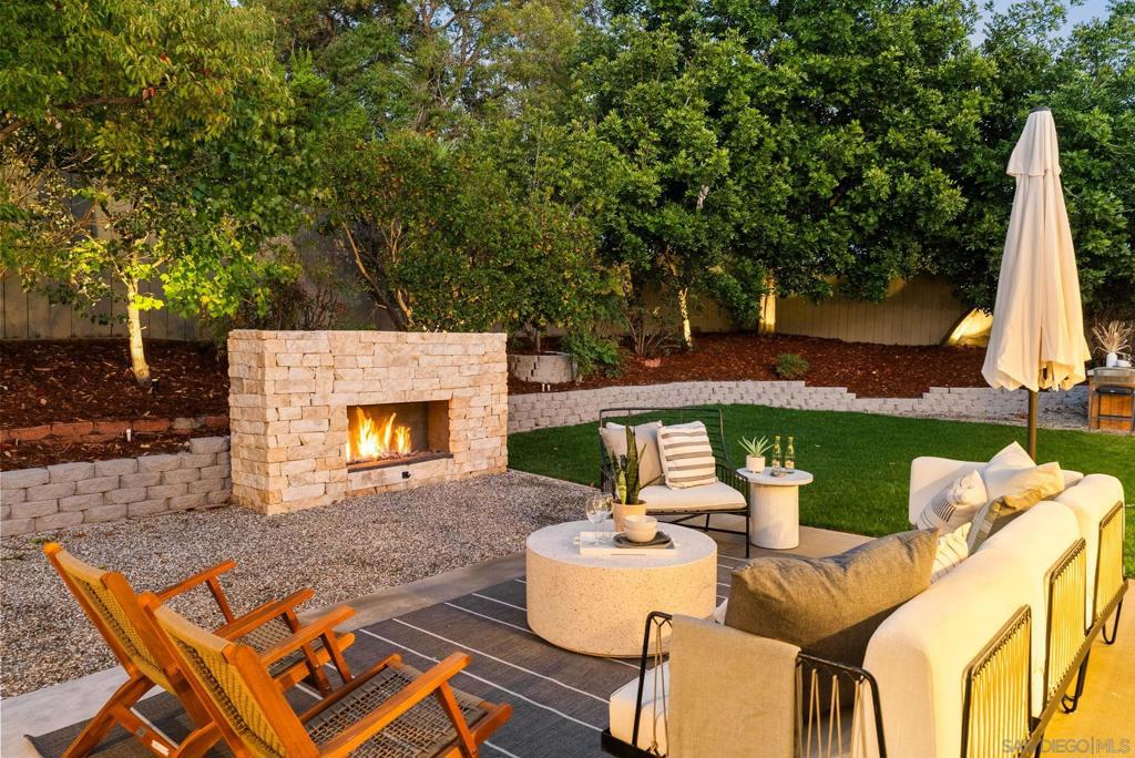 12830 Avenida La Valencia