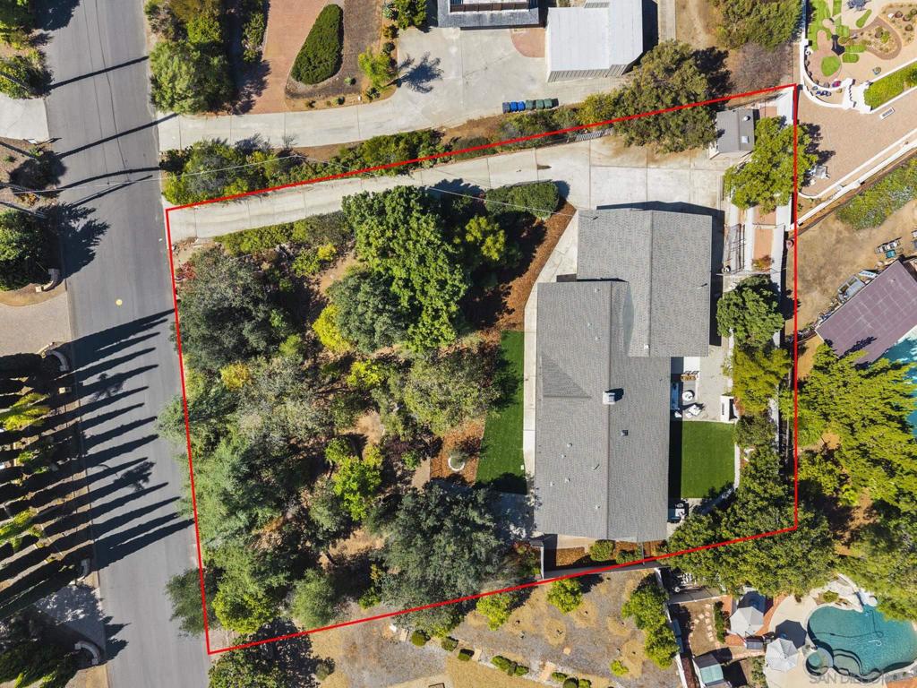 12830 Avenida La Valencia