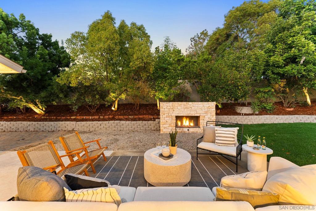 12830 Avenida La Valencia