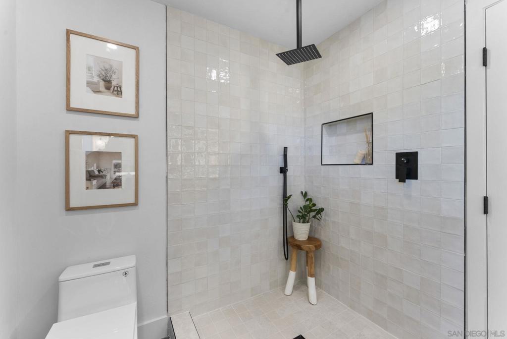 12830 Avenida La Valencia