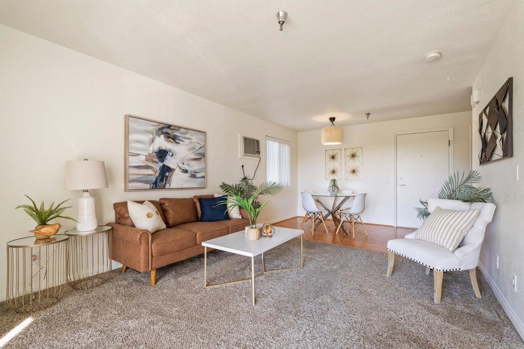 5252 Orange Avenue 111