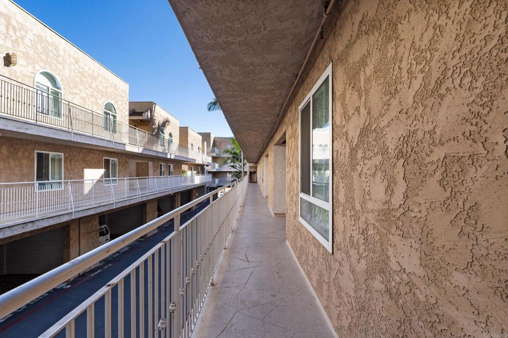 5252 Orange Avenue 111