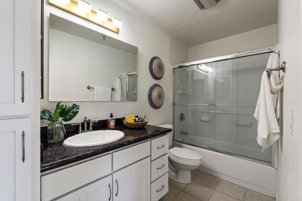 5252 Orange Avenue 111