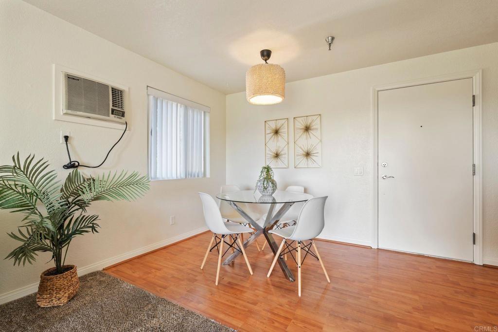 5252 Orange Avenue 111