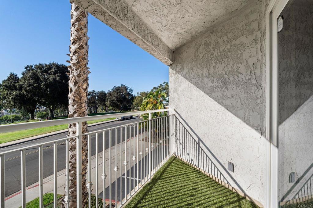 5252 Orange Avenue 111