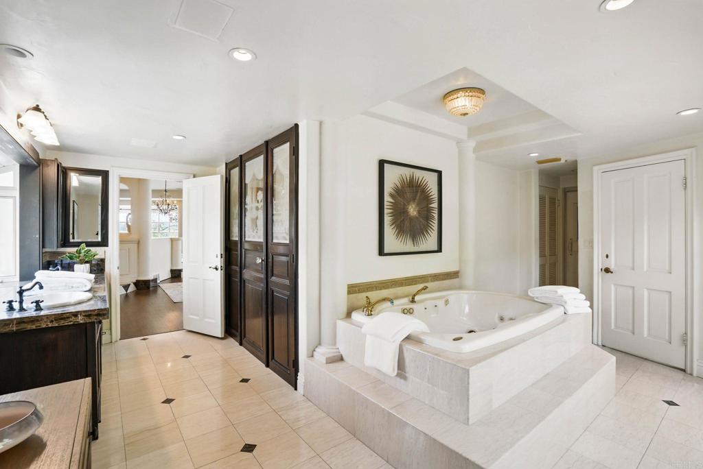 5467 El Camino Del Norte