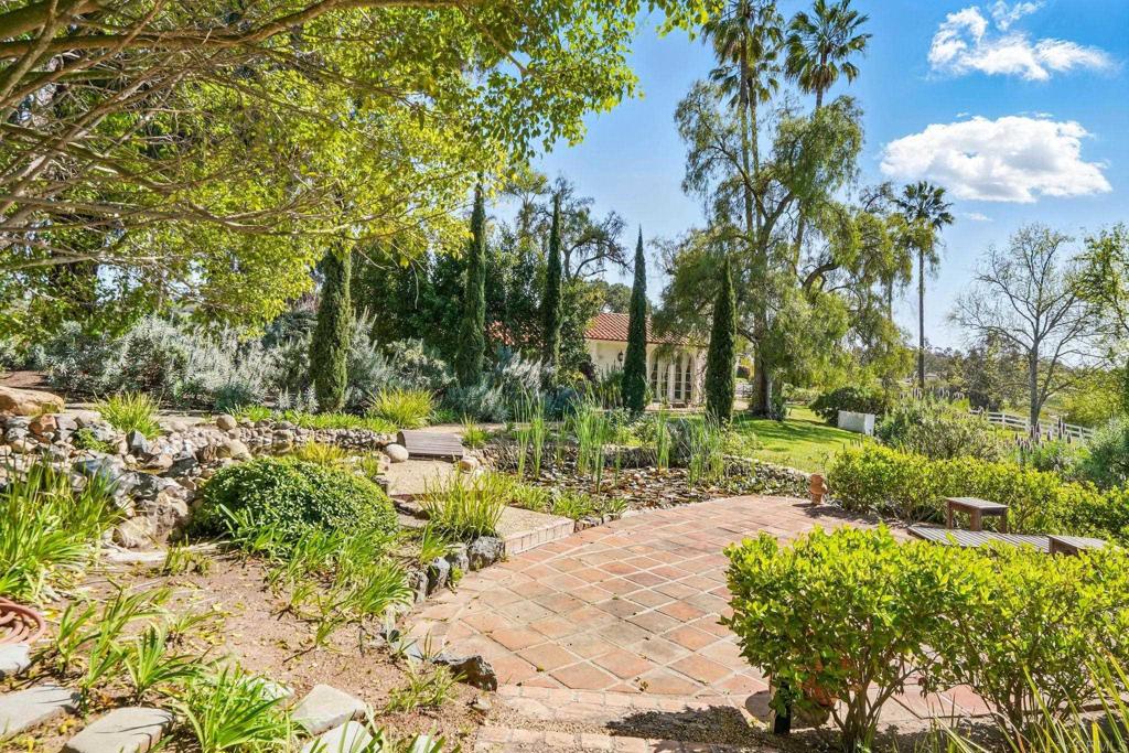 5467 El Camino Del Norte