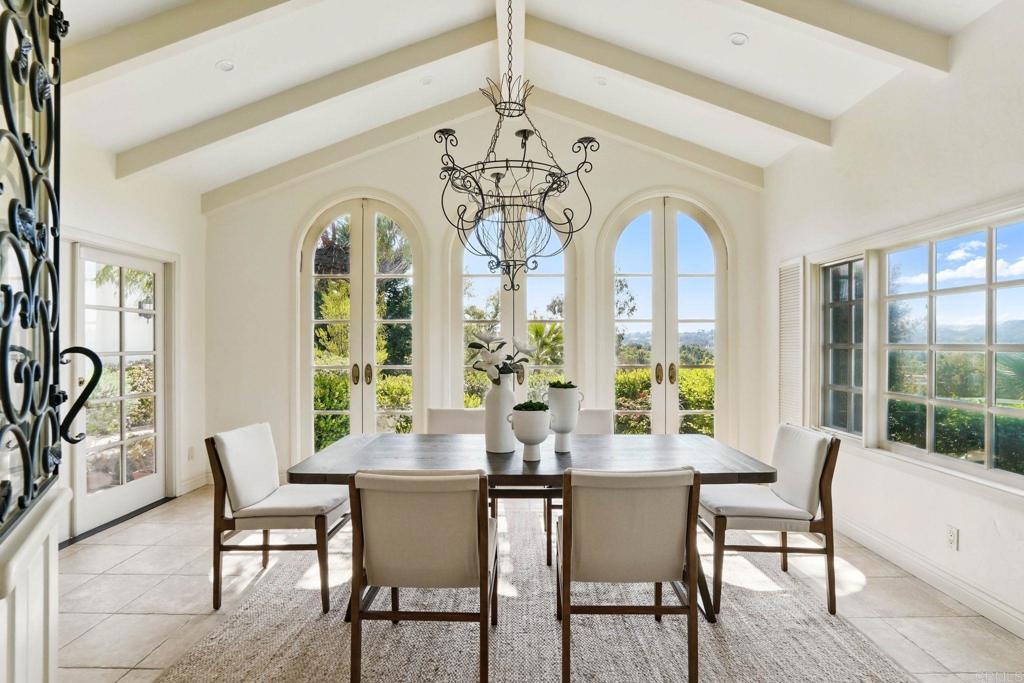 5467 El Camino Del Norte