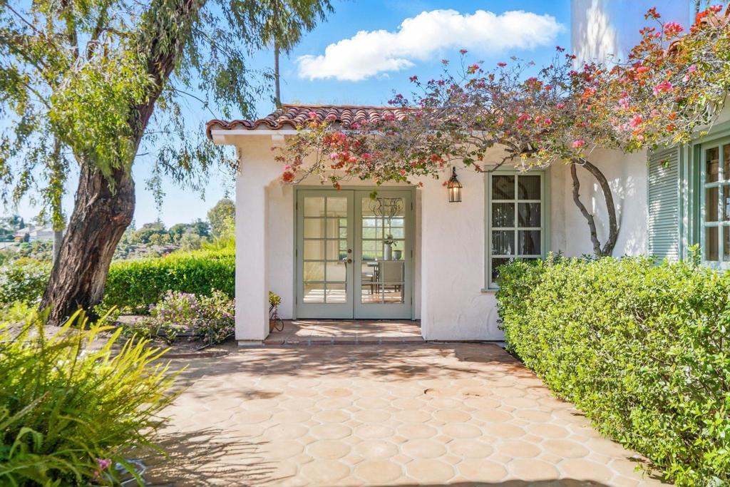 5467 El Camino Del Norte