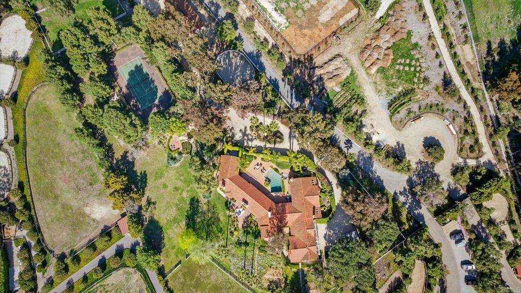 5467 El Camino Del Norte