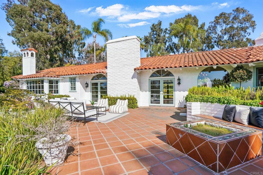 5467 El Camino Del Norte