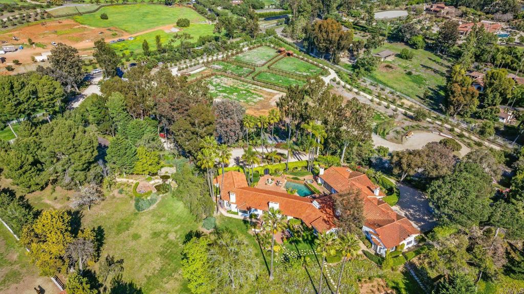 5467 El Camino Del Norte