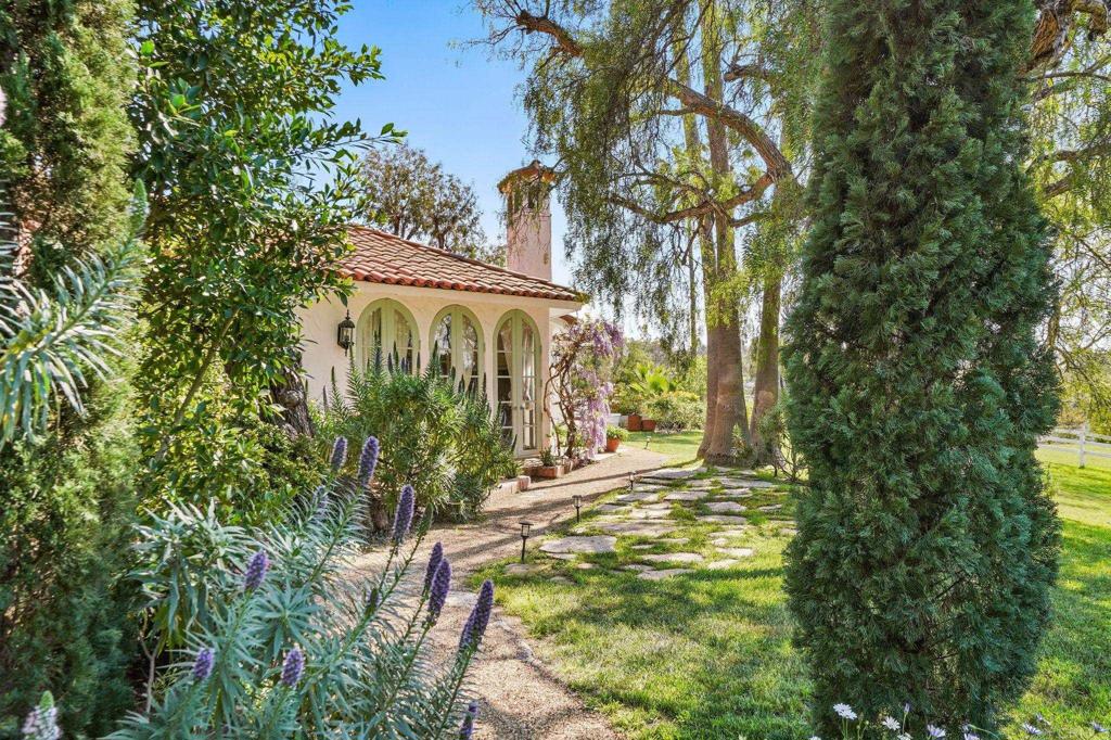 5467 El Camino Del Norte