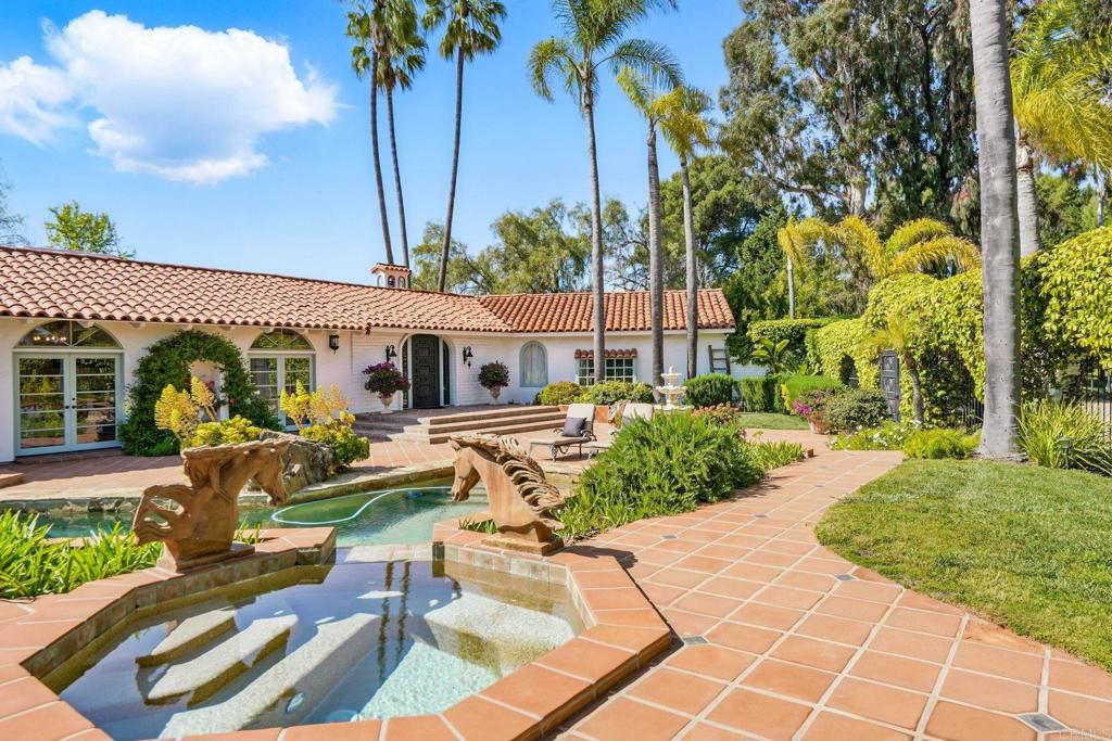 5467 El Camino Del Norte