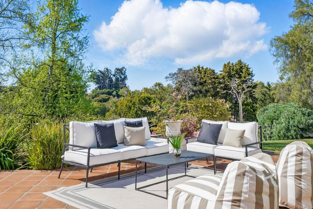 5467 El Camino Del Norte