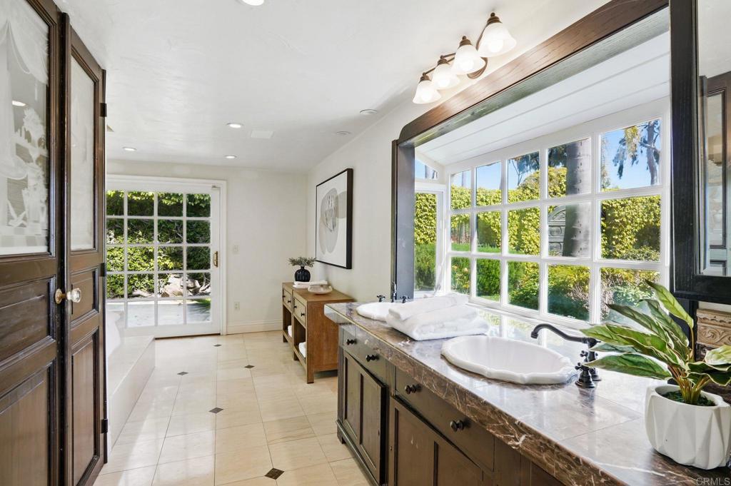 5467 El Camino Del Norte