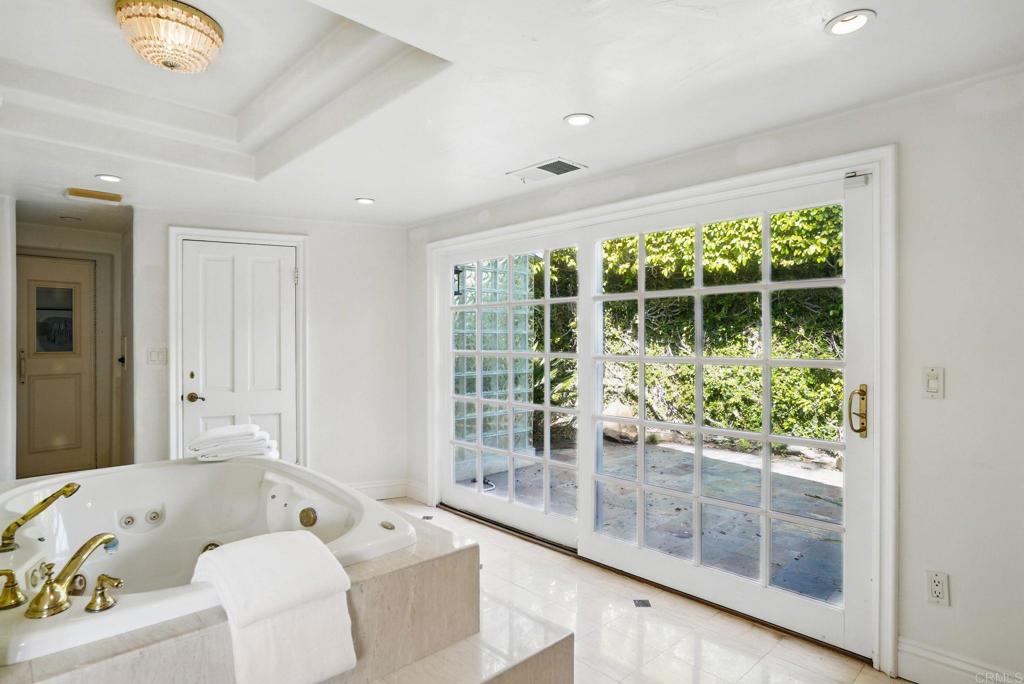 5467 El Camino Del Norte