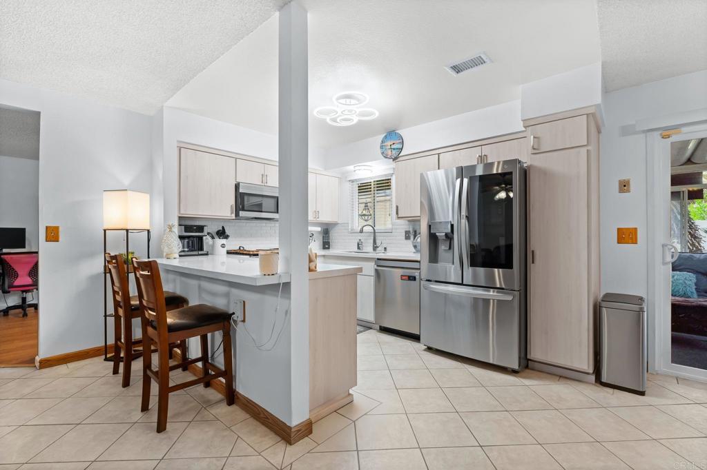 3205 Camarillo Avenue