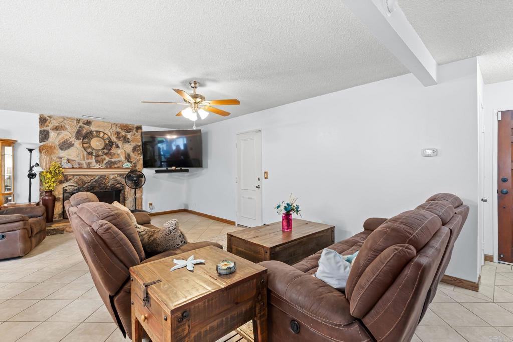 3205 Camarillo Avenue