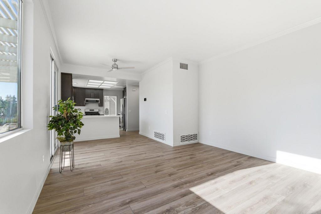 12327 Cornwallis Square