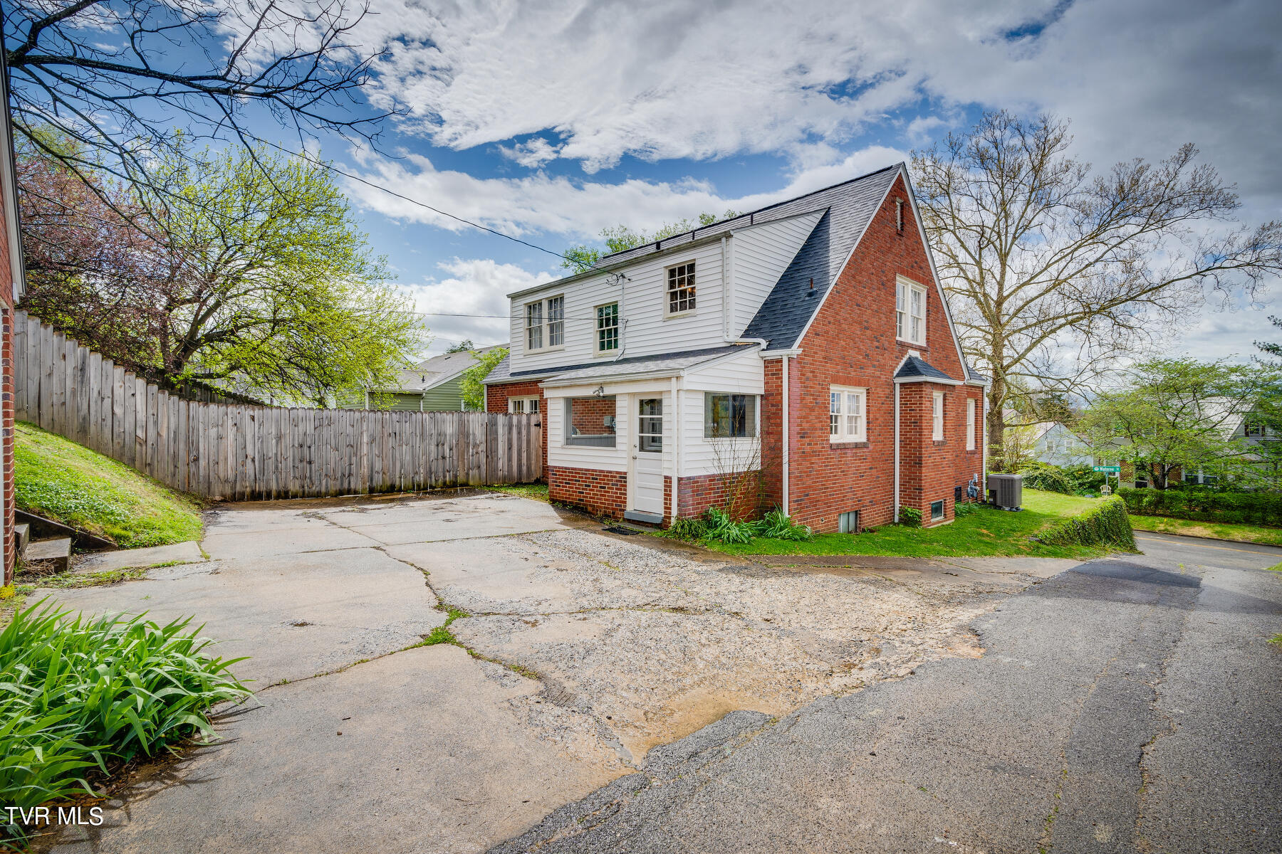 1002 Wateree Street
