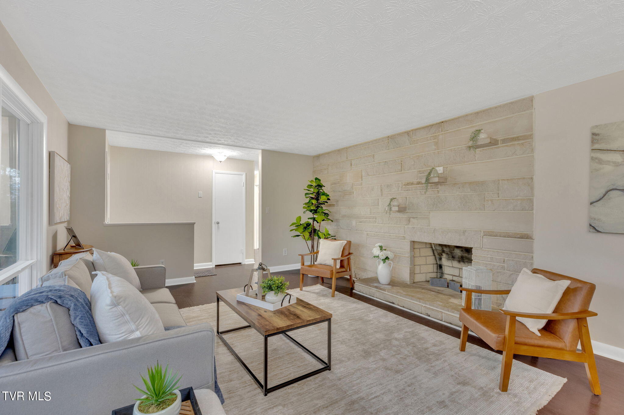 144 Lone Oak Drive